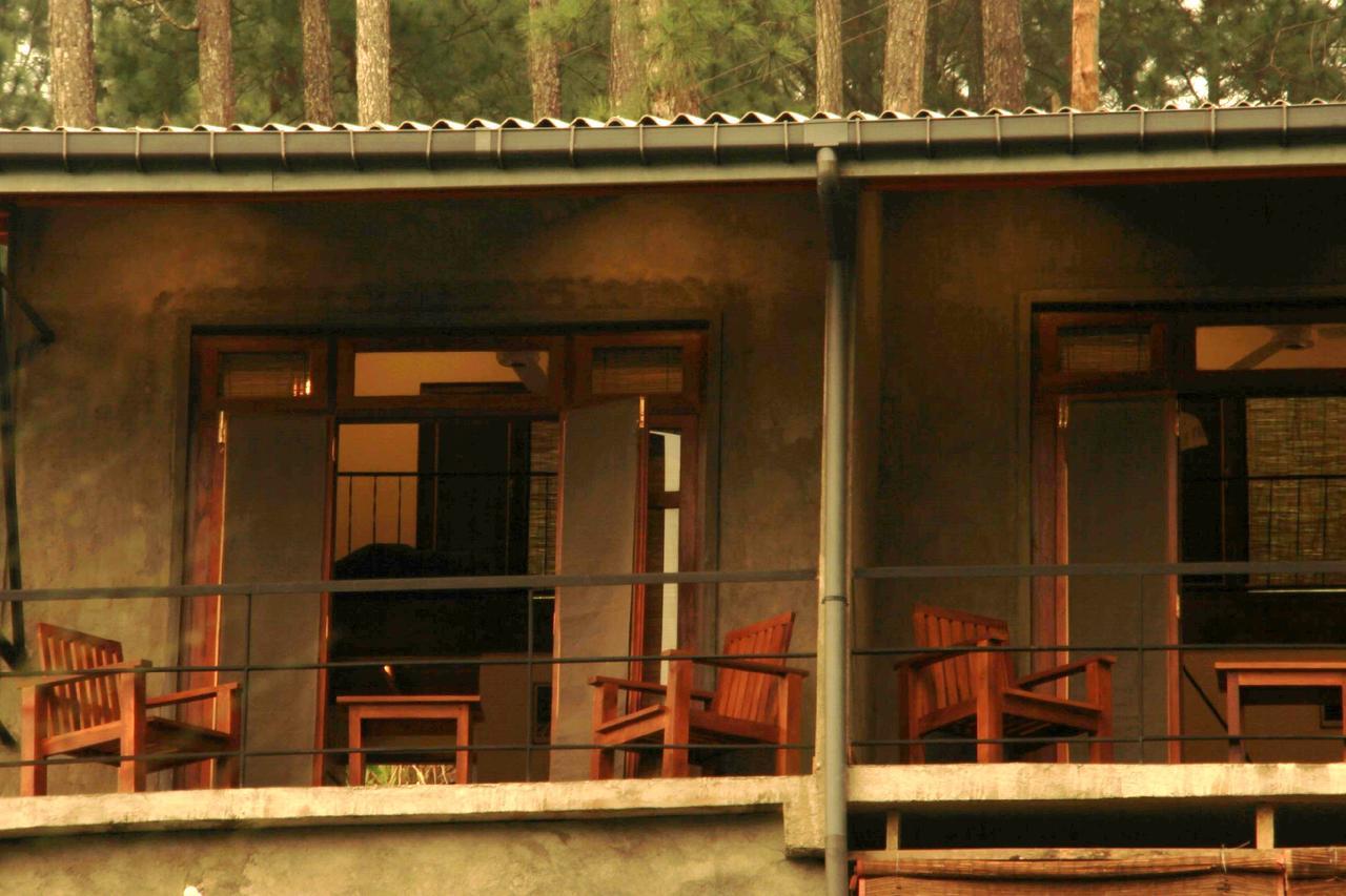 Rowinrich Cottages Ella Eksteriør billede